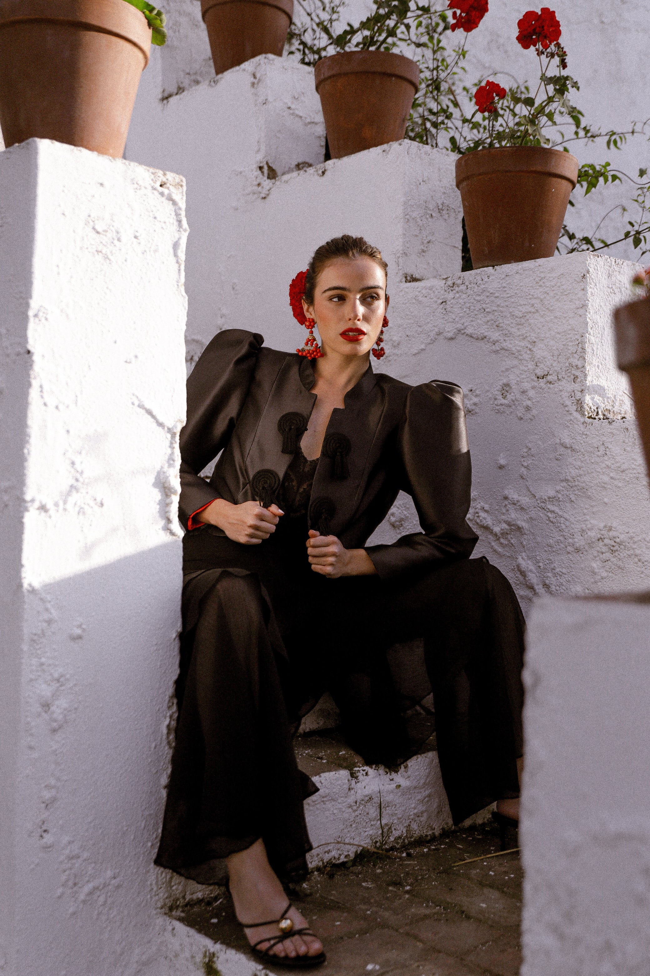 CHAQUETA TORERA DE MIKADO JULIA NEGRA – ARTESANÍA Y CARÁCTER