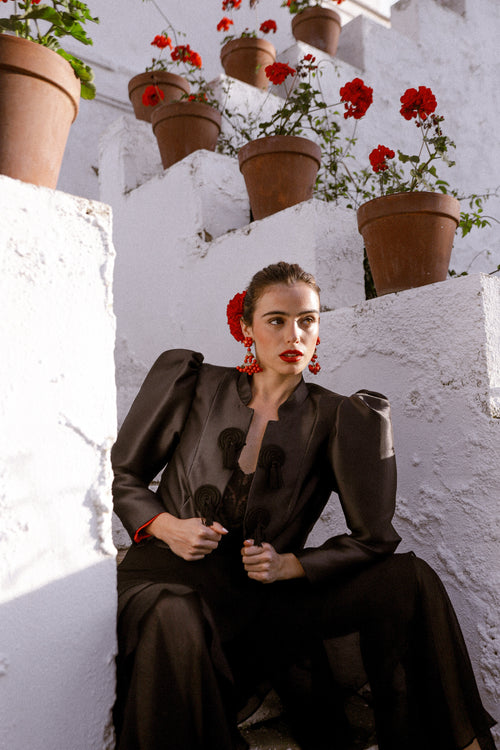 CHAQUETA TORERA DE MIKADO JULIA NEGRA – ARTESANÍA Y CARÁCTER
