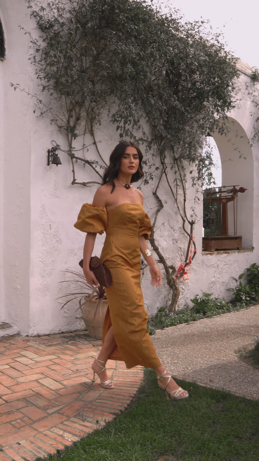 VESTIDO MARIANA CÚRCUMA