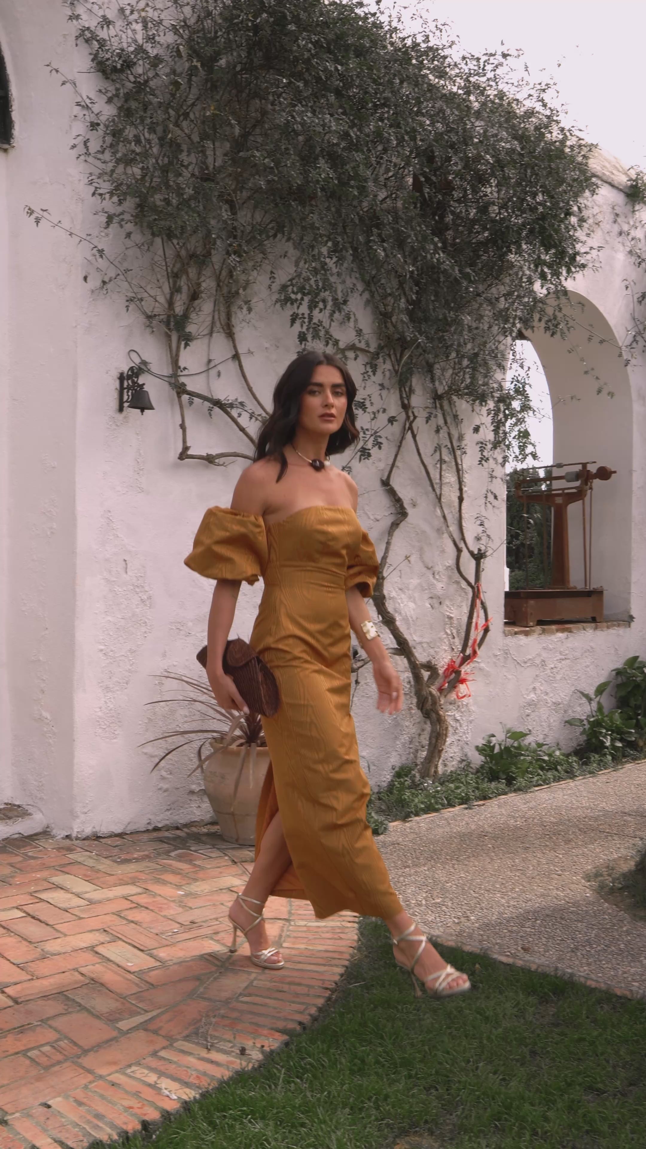 VESTIDO MARIANA CÚRCUMA